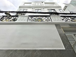 nhà đường đoàn thị điểm phường 1 quận phú nhuận xây 4 tầng giá 8.6 tỷ