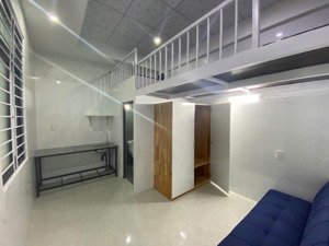 siêu phẩm căn hộ biển - tòa nhà 4 tầng - 180m2 - đối diện trường đại học kinh tế -doanh thu 80tr