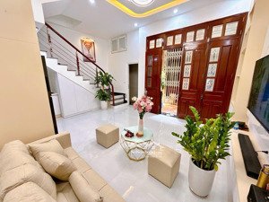 bán nhanh nhà đẹp đống đa 31m 5tầng full nội thất ô tô qua giá 7,9tỷ