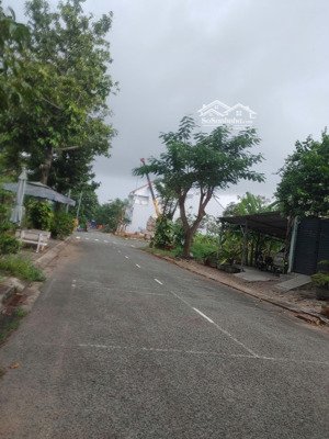 nền nhà phố kdc vạn hưng phú, phú xuân nhà bè, dt 100m2 giá 47tr/m2. lh 