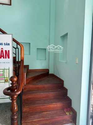 cho thuê nhà tầng trệt, 2 lầu sân thượng, 4pn, 5wc giá thuê 15tr/ tháng. lh 