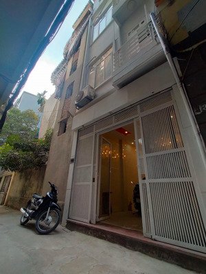 cực hiếm! nhà đẹp 4 tầng phố hào nam, 50m ra phố, 1 nhà ra ô tô tránh, thông quan thổ 1, chỉ 6,1 tỷ