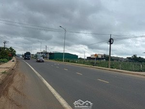 bán 5580m2 mặt tiền đt 724 có 100m2 đất ở giá 7,2 tỷ