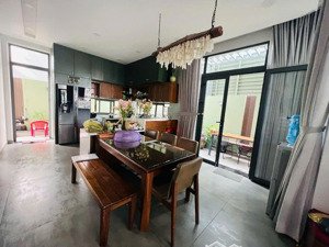 cho thuê nhà nguyên căn 4 tầng 4pn 5wc, đường huỳnh tấn phát 25tr