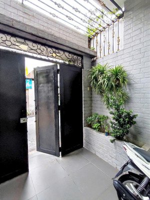 nhà mới 4 tầng 4x17m, hẻm xe hơi bình lợi p13 bình thạnh, kdc ven sông, tặng nội thất, giá 10.8 tỷ