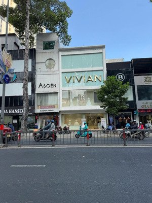 còn tin là còn nhà mặt tiền đường 3 tháng 2, p.14, q.10 - dt: 7.5x22m 4 tầng hđt 150tr/th giá 40 tỷ