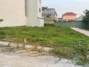 chủ cần tiền dùng cho công việc bán lô 120m2 ở long hiệp/ sdt: 