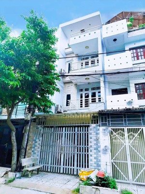 cô tú đi mỹ bán lại nhà nguyễn cừ-thảo điền-q2, gần chợ thảo điền. 3tỷ880/76,5m2 đang cho thuê 25tr