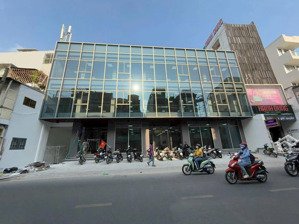 siêu phẩm mặt tiền ngay quang trung-dt: 17x35m- xây dựng : 1h7t-hdt 200tr- giá chỉ 65 tỷ