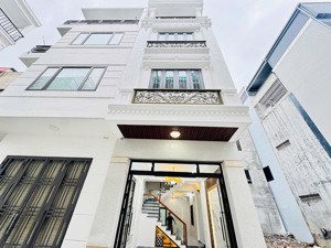 chính chủ mình bán siêu phẩm vừa hoàn thiện tđc sao sáng đường 6m giá 4,95 tỉ