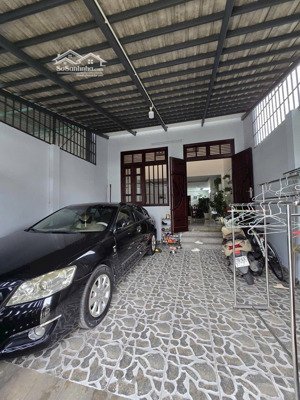 nhà linh đông, thủ đức 100m2 ngang 5m xe hơi ngủ trong nhà