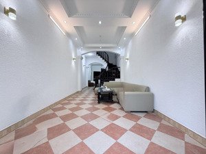 cho thuê nhà lạc long quân, 70m2, 5 tầng, 6 ngủ, nhà mới, 22tr