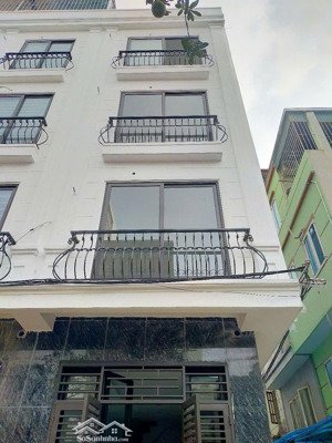 bán nhà tây mỗ 3 mặt thoáng lô góc . 5,9 tỷ 31m 5 tầng . đường trước nhà 3m . đối diện kđt viglace