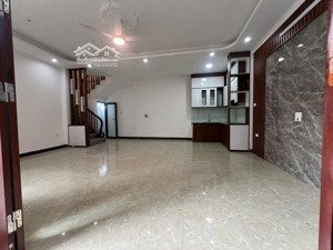 bán nhà phó cổ linh long biên - ô tô đỗ cổng - 4 ngủ rộng mênh mông - 40m2 hơn 6 tỷ