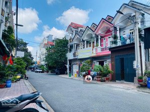 nhà trần hưng đạo gần sân vận động, 69m2,ngang 5m. giá: 3ty450. lh: 