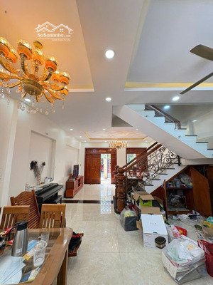 bán nhà riêng tại phan đình giót, 6,2 tỷ, 104 m2, hàng hiếm view đẹp