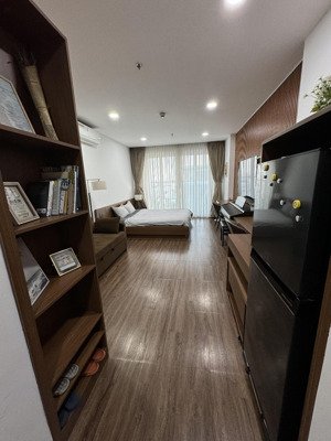 bán gấp cc sky center, oficetel 34m2 giá 2ty150 tầng đẹp full nội thất , view đẹp