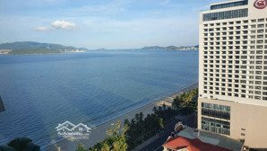 penthouse trực biển dt 294m2 có 4pn-3wc rộng rãi nội thất xịn đang chào bán 26 tỉ