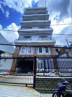 chdv 8 tầng ngay hàng xanh full phòng doanh thu trên 200 triệu/tháng