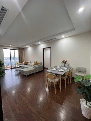 chính chủ thiện chí bán căn hộ 99m2 chung cư roman plaza, gồm 3pn tầng trung, có sổ, giá 7.x tỷ.