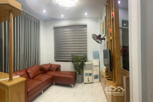 cho thuê nhà riêng tại phố lụa vạn phúc .hà đông . dt 40m2.mặt tiền 5,5m. full đồ .3 pn.giá 13tr.