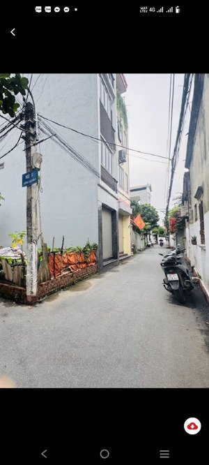 đất đức thượng - đẹp không tỳ vết - mặt đường -lô góc -ô tô tránh - nở hậu