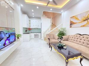 Nhà đẹp Văn Chương – Ngõ nông, thoáng mát – Gần hồ - 35m2 – 5 tầng – 7.2 tỷ