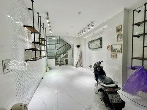 bán nhà 32m2. ngõ thông.cách mặt phố xã đàn thẳng tắp chỉ hơn 10m. 6 tầng. chỉ 8.95 ty