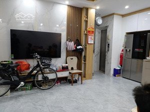nhà đẹp ở ngay - 6 tầng thang máy - mặt tiền đẹp - thông tam khương.