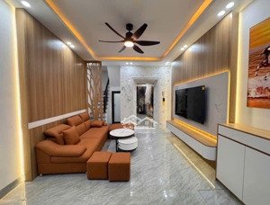 phân lô kđt xa la thang máy ô tô đỗ cửa full nội thất