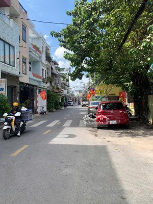 nhà hiếm hẻm ô tô nguyễn văn công p.3 gv đi bộ ra sân bay tsn 3 lầu, đang cho thuê 18tr/tháng