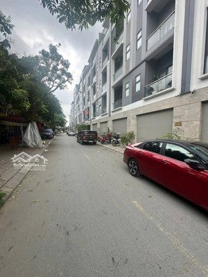 bán căn liền kề shophouse him lam long biên như hình. 75m 5 tầng hoàn thiện ngoài. 17 tỉ. 094382733