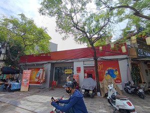 hiếm. phạm văn đồng 350m² + vỉa hè mặt tiền 10m giá chỉ 66 triệu/tháng