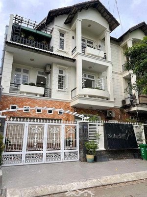 rẻ đẹp qúa !bán gấp biệt thự mt đường 31 ,công viên cao đức lân p.an phú ,q2-9x20m-hầm 4 tầng-30 tỷ