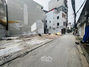 sài đồng mt 10,5m mảnh đất có nhà cho nhà đầu tư hoặc xây 7t 2 ô tô tránh. đang cho thuê dòng tiền
