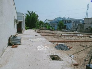 đất thổ cư - sổ riêng - giá nhỉnh 1tỷ3 - dt đất 83m2 - đường 826c long hậu