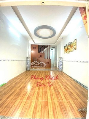 cho thuê nhà lầu 4pn có máy lạnh lộ oto tới nhà gần trường đh y dược