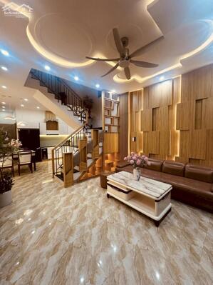 Nhà 3 tầng kiệt oto Cù Chính Lan, Nhà xây mới 3 tầng full nội thất