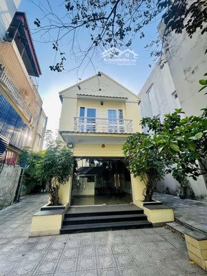 n1824 - cho thuê biệt thự mini sân vườn tại văn cao cực rộng, thoáng mát
