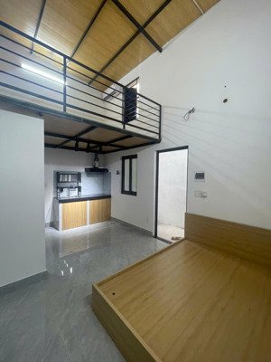 cho thuê 4 phòng 35m2 có gác lửng cao thoáng 667/2 nguyễn văn cừ long biên nội thất