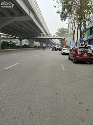 Nhà mặt phố Phạm Văn Đồng thang máy kinh doanh sầm uất 50m2 x 6T, giá 25 tỷ