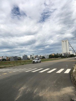 bán lô đất 2 mặt tiền đường nguyễn khắc viện gần bãi tắm biển sơn thuỷ , ngũ hành sơn , đà nẵng