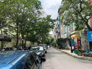 bán nhà 3 tầng phố nguyễn khánh toàn - cầu giấy. dt 104m2. giá 23 tỷ. phân lô, ô tô tránh, nở hậu