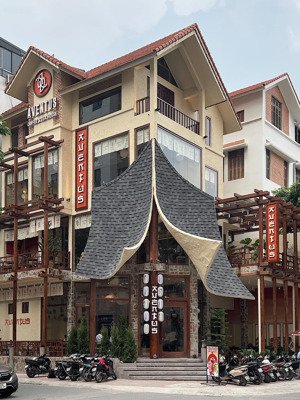 hàng hiếm! cho thuê nhà mặt phố trung hòa, cầu giấy, diện tích: 200m2, 5 tầng, lô góc siêu rộng.