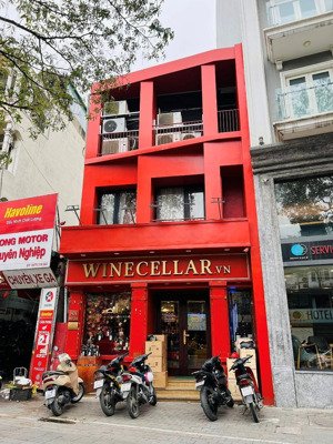 cho thuê nhà mặt phố trần thái tông, 120m2 x 4 tầng, mt 9m siêu hot, kd mọi mô hình