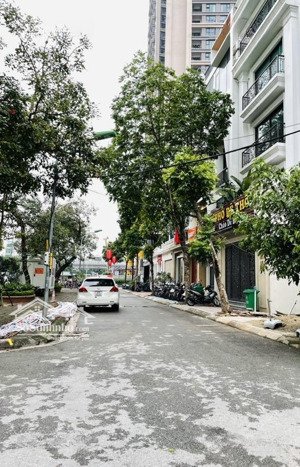 bán đất tặng nhà nguyễn trãi chỉ 155tr/m2. cách ô tô 50m, ba gác đỗ tận cửa