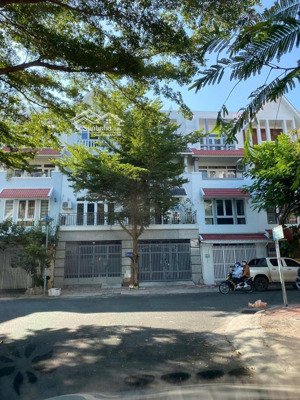 bán nhà xây kiểu căn hộ cho thuê kđt phước long b . tp nha trang . dt : 175m2
