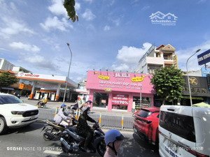 chính chủ cho thuê góc 2mt lũy bán bích 15*40m suốt đẹp