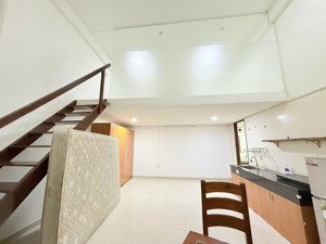 căn phòng full nội thất - ở được 5 người 5 xe luôn - ngay trung tâm bình thạnh