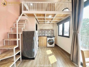 duplex có ban công - máy giặt riêng - giờ giấc tự do - nằm ngay trung tâm - gần chợ bà chiểu
